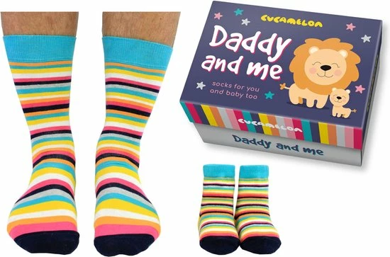 United Oddsocks Cadeaudoosje Met Vader En Dochter Sokken - Daddy And Me - Maat 39/46 En 0 Tot 12 Mnd - Cadeau Idee 1 United Oddsocks Cadeaudoosje Met Vader En Dochter Sokken - Daddy And Me - Maat 39/46 En 0 Tot 12 Mnd - Cadeau Idee