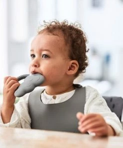 Jollein Bijtring Rubber Whale - Caramel -Zwitsal - Winkel 550x366 181