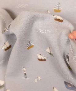 Little Dutch Badcape Sailors Bay Blue 10 Little Dutch Badcape Sailors Bay Blue -Zwitsal - Winkel 550x367 10