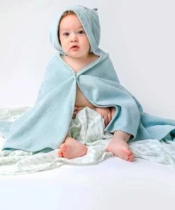 BiggDesign Milk&Moo - Baby Badcape - Babyhanddoek Met Kap - 0-2 Jaar - Blauw -Zwitsal - Winkel 550x395 1