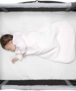 AeroMoov Instant Travel Cot Reisbed - Grey Rock -Zwitsal - Winkel 550x396