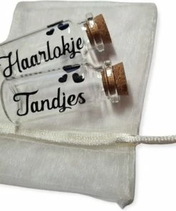 Merkloos Haarlokje & Tandjes - Baby Geschenkset - Incl. Wit Zakje- Bewaarflesjes
