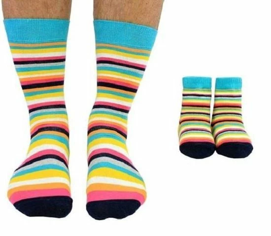 United Oddsocks Cadeaudoosje Met Vader En Dochter Sokken - Daddy And Me - Maat 39/46 En 0 Tot 12 Mnd - Cadeau Idee 2 United Oddsocks Cadeaudoosje Met Vader En Dochter Sokken - Daddy And Me - Maat 39/46 En 0 Tot 12 Mnd - Cadeau Idee - Afbeelding 2