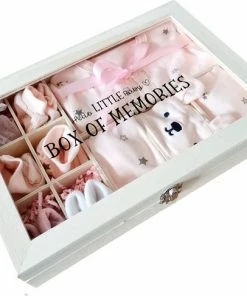 MammaZenn Gepersonaliseerd Kraamcadeau Meisje - Herinneringsdoos Baby- Baby Geschenkset - Kraamcadeau - Baby Memorie Box - Babyshower Cadeau - Babycadeau - 10 In 1 Kado - Cadeau Met Naam
