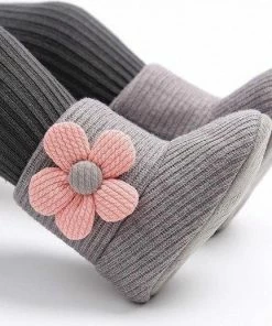 Happy Alpaca Babyslofjes - Winter Sloffen - Grijs - Met Bloempje - Maat 21 Voor 12-15 Mnd (13 Cm) 5 Happy Alpaca Babyslofjes - Winter Sloffen - Grijs - Met Bloempje - Maat 21 Voor 12-15 Mnd (13 Cm) -Zwitsal - Winkel 550x518