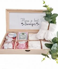 MammaZenn Hoera Zwanger Geschenkset Unisex - Cadeau Voor Aankomende Mamma - Zwangerschap Verwen Pakket - Baby Moeder Cadeau - Baby Geschenk Set Kleding Unisex - 10 In 1 Cadeau