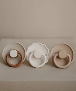 Frigg Fopspeen - Maat 2 6-18 Maanden - 1 Stuk - Daisy - Peach Bronze 41 Frigg Fopspeen - Maat 2 6-18 Maanden - 1 Stuk - Daisy - Peach Bronze -Zwitsal - Winkel 550x550 1037