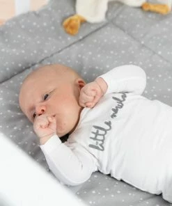 Novéy - Boxkleed 75x95 Cm - Sterren - Grijs - Beige - Baby - Speelkleed 20 Novéy - Boxkleed 75x95 Cm - Sterren - Grijs - Beige - Baby - Speelkleed -Zwitsal - Winkel 550x550 1123