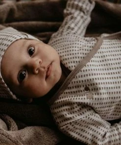 Snoozebaby New Born Slaapzakje - Cocoon - 100% Organic Katoen - Incl Mutsje - 0-3 Maanden - TOG 1.0 - Zacht Bruin Warm Brown 7 Snoozebaby New Born Slaapzakje - Cocoon - 100% Organic Katoen - Incl Mutsje - 0-3 Maanden - TOG 1.0 - Zacht Bruin Warm Brown -Zwitsal - Winkel 550x550 411