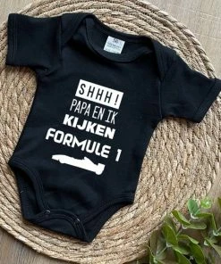 Merkloos Baby Rompertje Met Tekst - SHHH! Papa En Ik Kijken Formule 1 - Zwart - Maat 56 - F1 - Formula One - Max Verstappen - Cadeau - Kraamcadeau - Babyshower - Geboorte - Romper