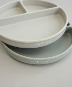 Ivy And Soof Siliconen Bord Baby | Siliconen Bordje Zuignap | Vakjesbord Antislip | Zand -Zwitsal - Winkel 550x550 87