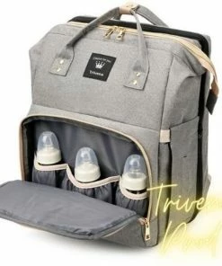 Trivena Luier- En Verzorgingstas - Luiertassen - Baby Rug Tas Met Isoleervak - Reis Rugzak - Luiertas - Unisex/Jongens/Meisjes - Grijs - Luier Tas - Verzorgingstas Baby - Uitschuifbaar Verschoon/ Slaap Bedje - Incl Matrasje Baby - USB Poort -Zwitsal - Winkel 550x553 12