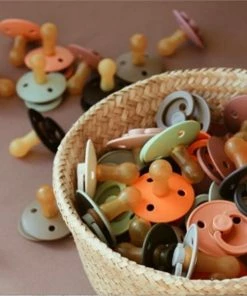 Bibs Fopspeen - Maat 2 - 6-18 Maanden - 6 Stuks - Sage - Cloud - Dark Oak - Vanilla - Glow Black - Glow Baby Blue 10 Bibs Fopspeen - Maat 2 - 6-18 Maanden - 6 Stuks - Sage - Cloud - Dark Oak - Vanilla - Glow Black - Glow Baby Blue -Zwitsal - Winkel 550x556 14