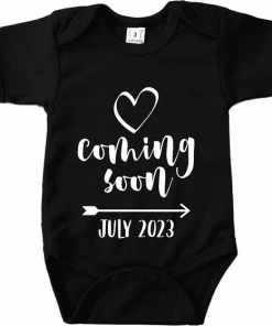 Merkloos Romper Met Tekst 'Coming Soon - July 2023' - Zwart - Zwangerschap Aankondiging - Juli - In Verwachting - Zwanger - Pregnancy Announcement - Baby Aankondiging -Zwitsal - Winkel 550x559 19