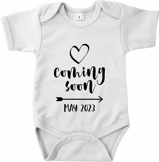 Merkloos Romper Met Tekst - Coming Soon - May 2023 - Wit - Zwangerschap Aankondiging - Mei 2023 - Zwanger - Pregnancy Announcement - Baby Aankondiging - Familie Uitbreiding - Cadeau - Babykleding 1 Merkloos Romper Met Tekst - Coming Soon - May 2023 - Wit - Zwangerschap Aankondiging - Mei 2023 - Zwanger - Pregnancy Announcement - Baby Aankondiging - Familie Uitbreiding - Cadeau - Babykleding