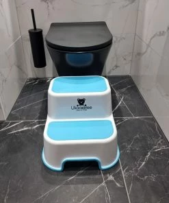 UkkieBoo Opstapje - Max 100kg - Blauw - Antislip Krukje - Wc Krukje - Kinder Opstapjes - Wc Trainer - Wc Kinderhulp - Toilet Trainer - Eerste Opstapje - Opstapje - Kruk - Opstapkrukje - Baby Opstapje - Veilig - Keuken Opstapje - Trapje -Zwitsal - Winkel 550x583 2