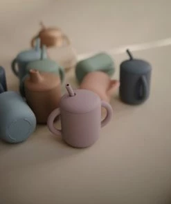 Mushie Oefenbeker Met Rietje | Soft Lilac -Zwitsal - Winkel 550x617 2