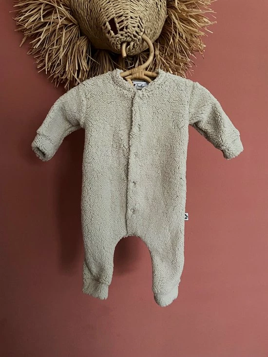 Merkloos Little Koekies - Boxpakje Teddy Ecru Met Knoopmutsje & Haarband - Newborn Pakje - Teddystof - Kraamcadeau - Babyshowergift 1 Merkloos Little Koekies - Boxpakje Teddy Ecru Met Knoopmutsje & Haarband - Newborn Pakje - Teddystof - Kraamcadeau - Babyshowergift